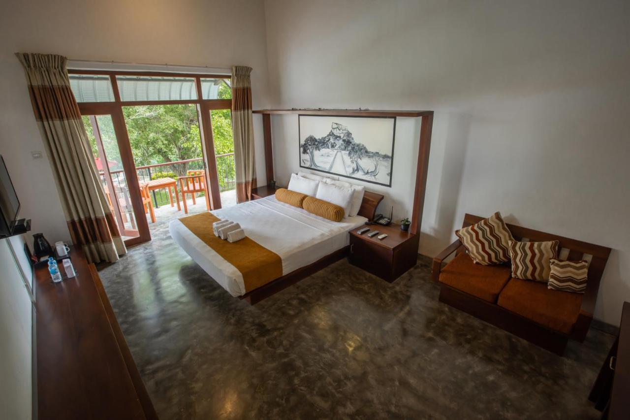 Sigiriya Wewa Addara Hotel - Hotel By The Lake Bagian luar foto