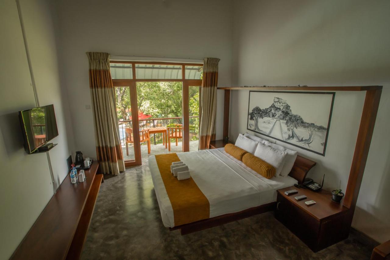 Sigiriya Wewa Addara Hotel - Hotel By The Lake Bagian luar foto