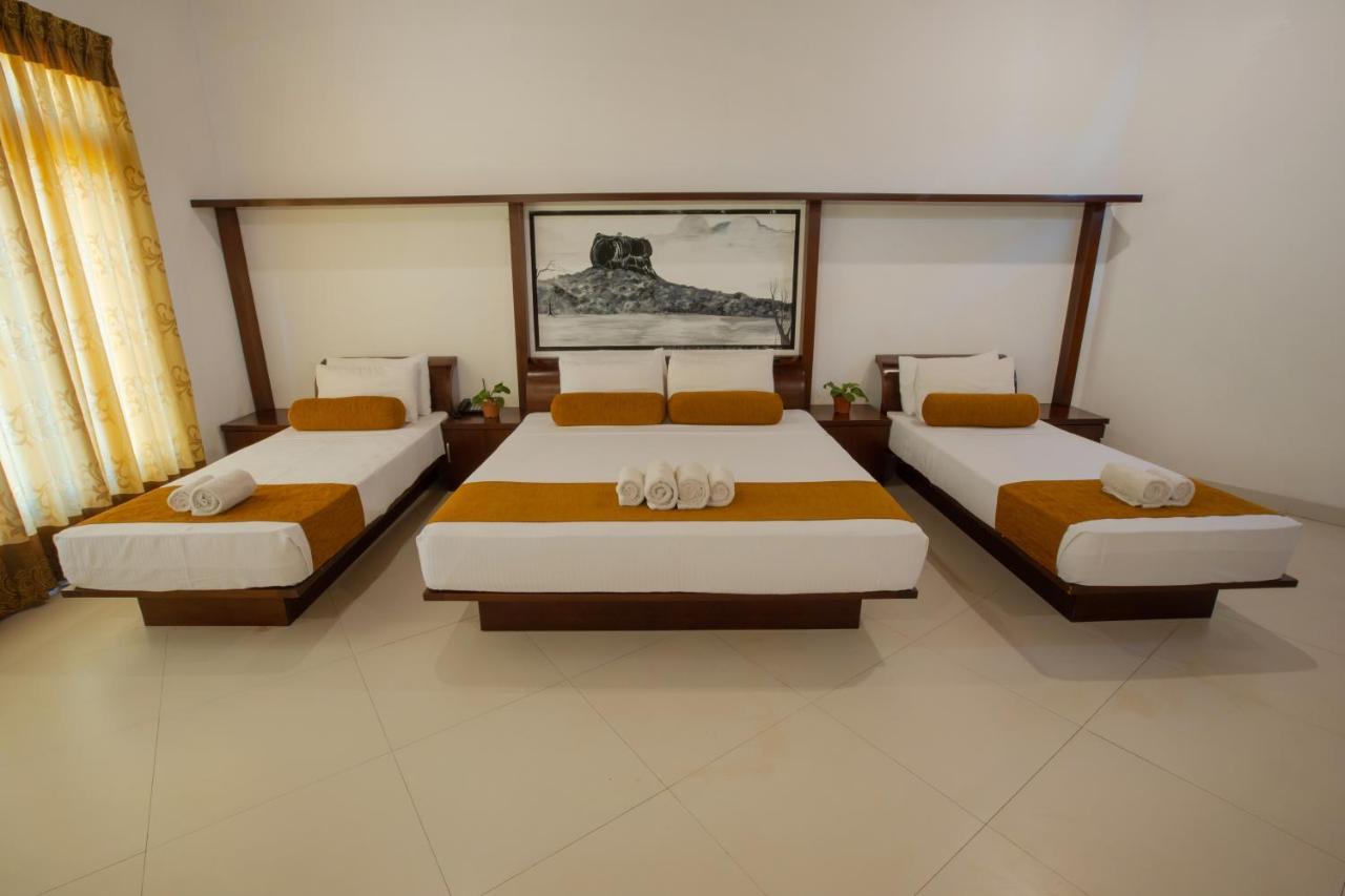 Sigiriya Wewa Addara Hotel - Hotel By The Lake Bagian luar foto