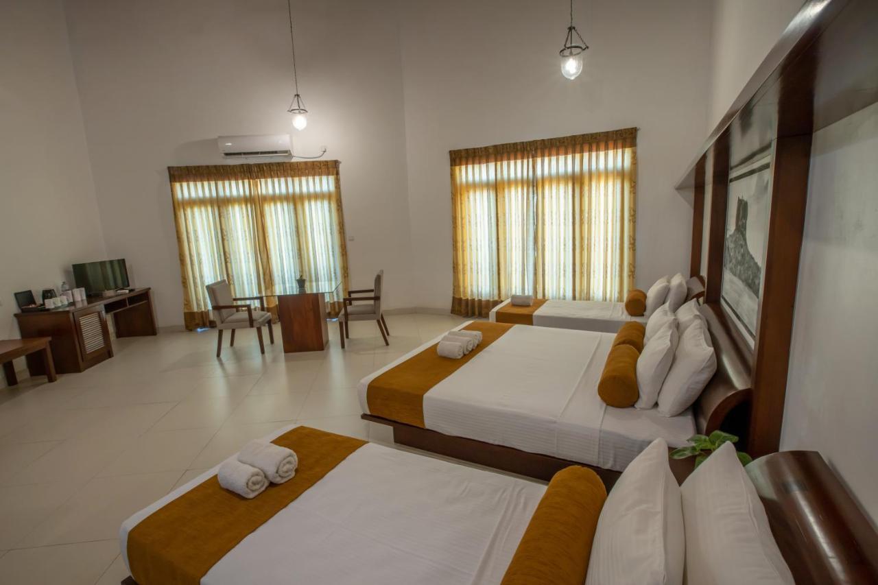 Sigiriya Wewa Addara Hotel - Hotel By The Lake Bagian luar foto