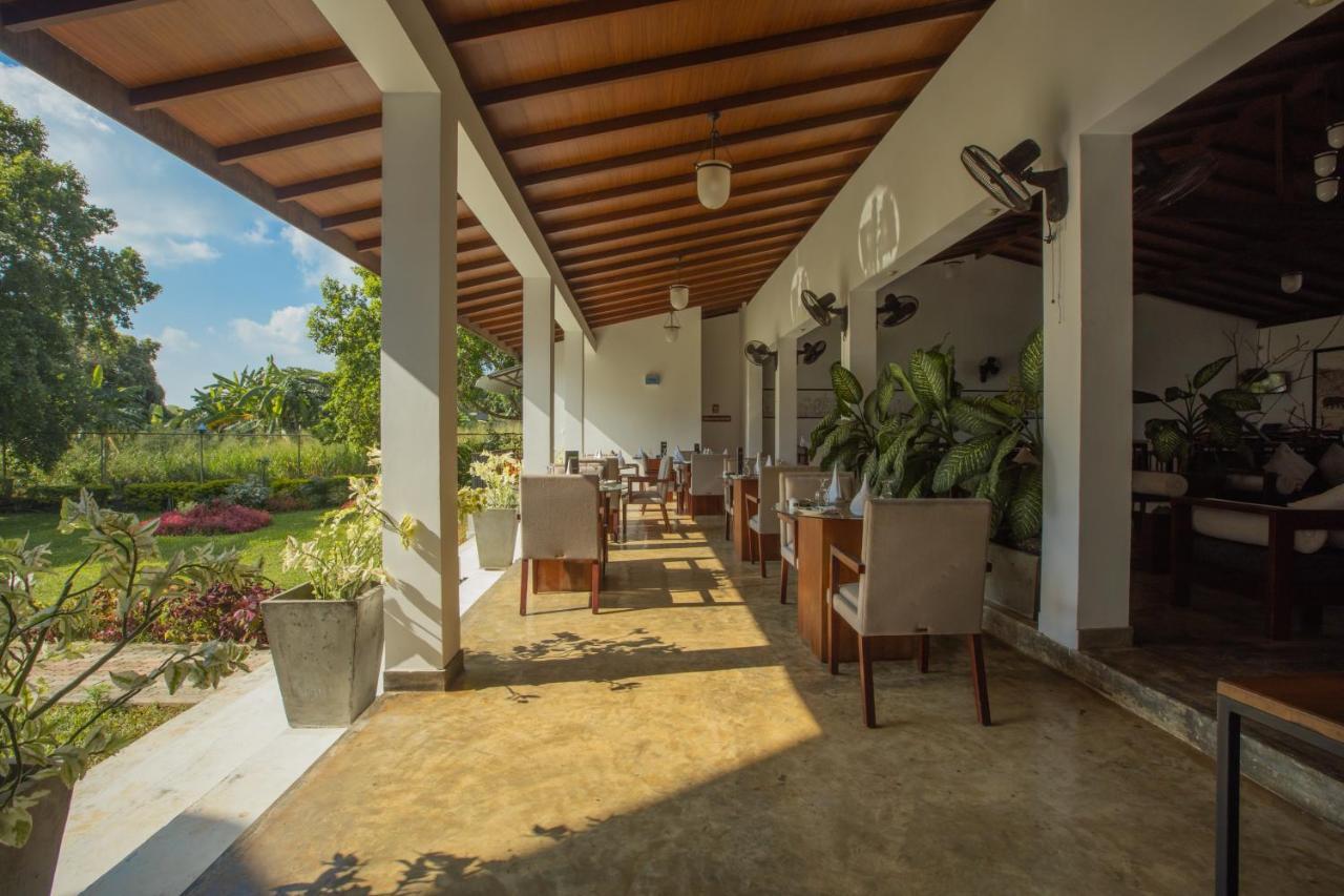 Sigiriya Wewa Addara Hotel - Hotel By The Lake Bagian luar foto