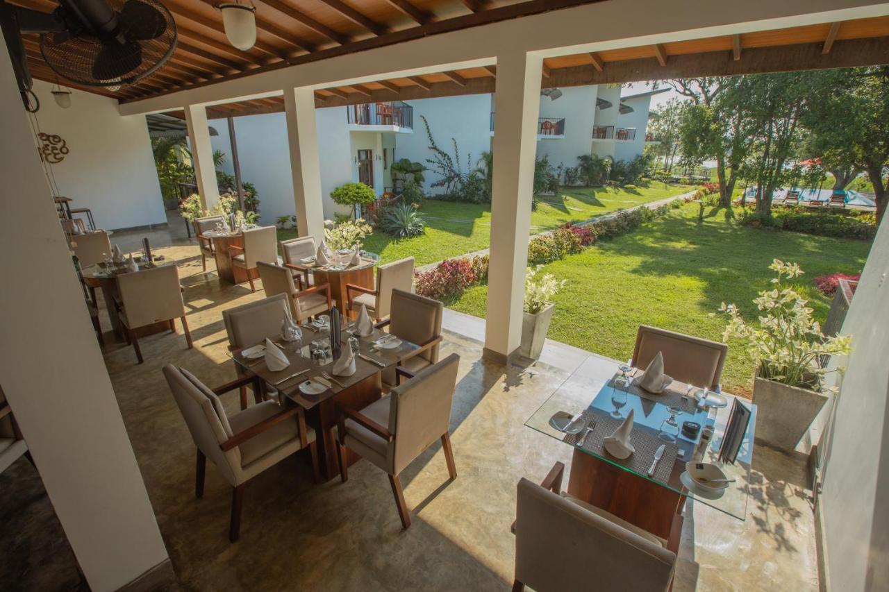 Sigiriya Wewa Addara Hotel - Hotel By The Lake Bagian luar foto