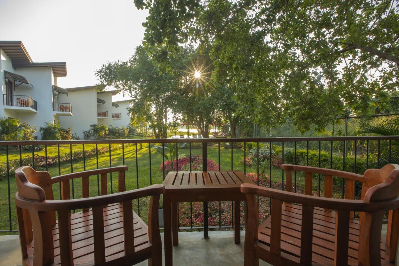 Sigiriya Wewa Addara Hotel - Hotel By The Lake Bagian luar foto