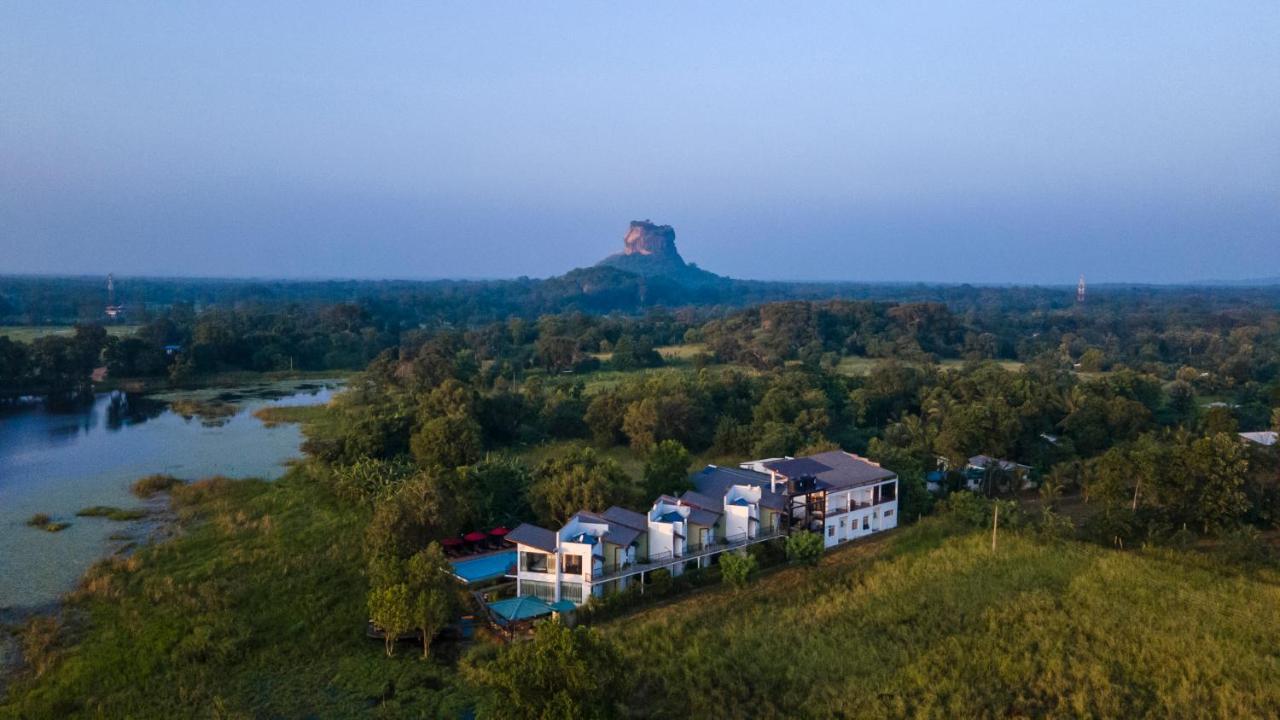 Sigiriya Wewa Addara Hotel - Hotel By The Lake Bagian luar foto