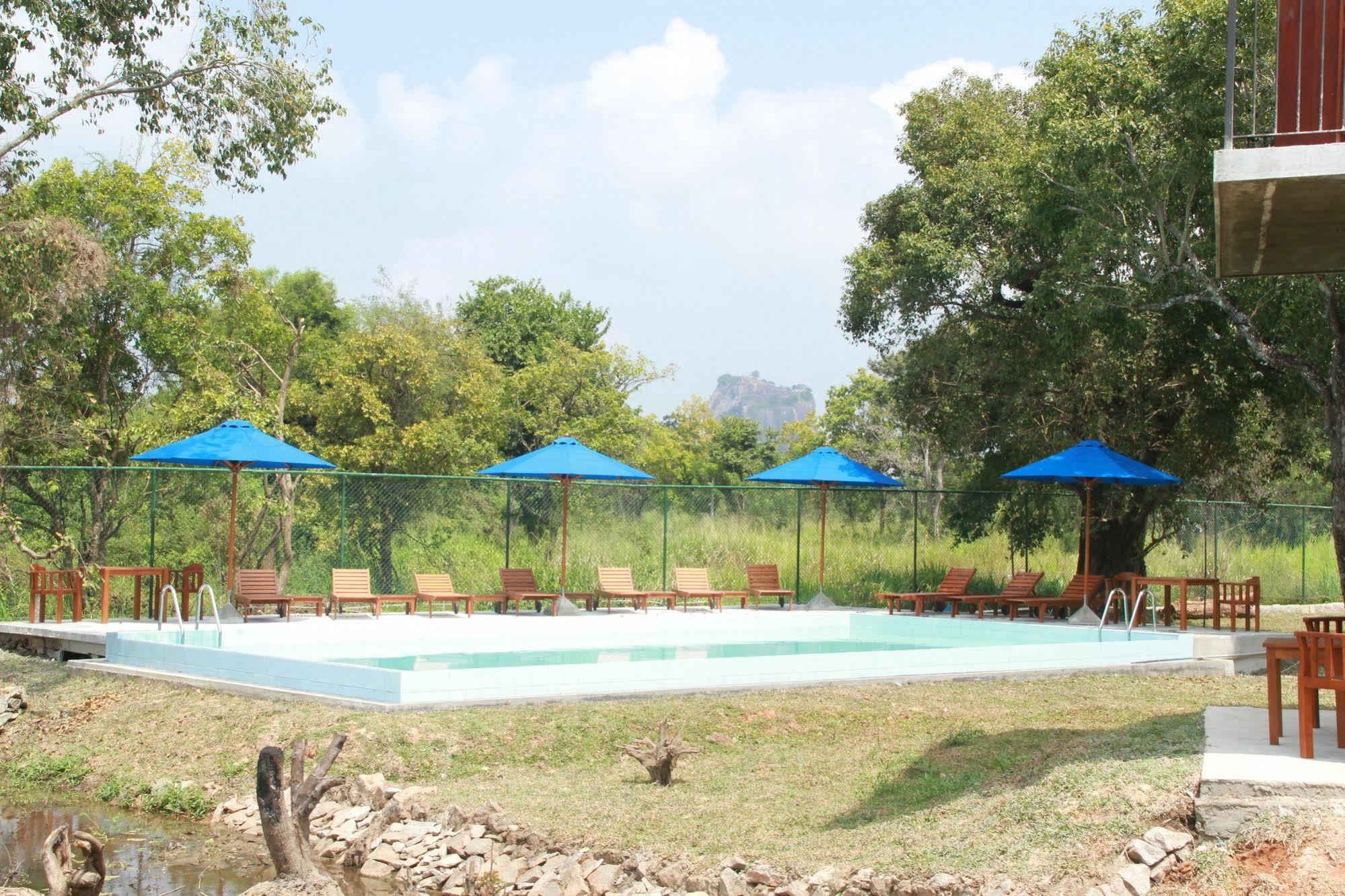 Sigiriya Wewa Addara Hotel - Hotel By The Lake Bagian luar foto